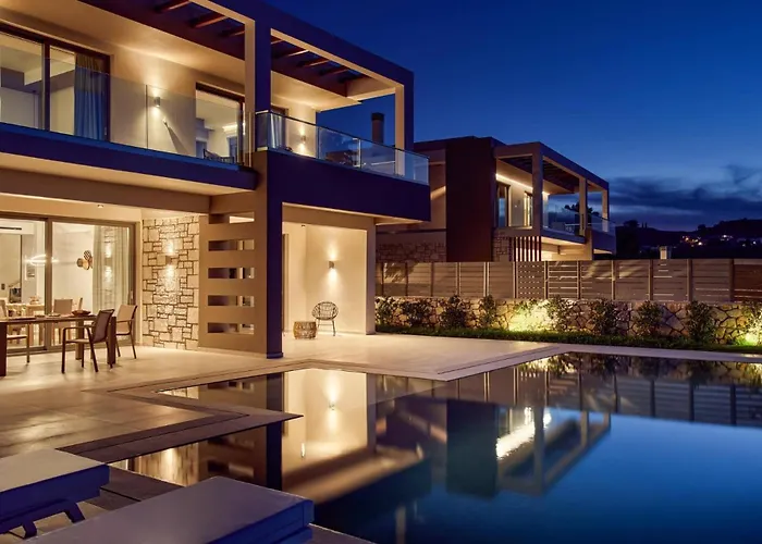 Julieta 2 By Tragaki