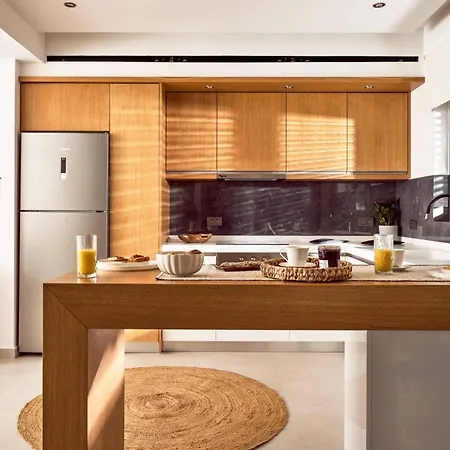 Julieta 2 By Tragaki