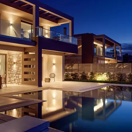 Julieta 2 By Tragaki